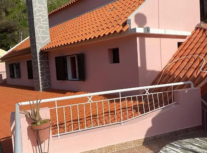 Vivenda Ribeiro - Curral Freiras