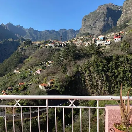 Vivenda Ribeiro - Curral Freiras