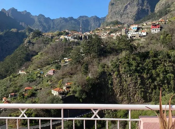 Vivenda Ribeiro - Curral Freiras